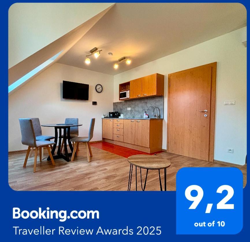 קיוב Apartman Solaris מראה חיצוני תמונה